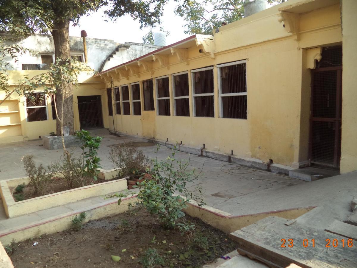 ホテル Shri Swami Sheetal Das Akhada B1-88 Assi , Near Pushkar Talab,Varanasi, Ashram Dharmshala エクステリア 写真