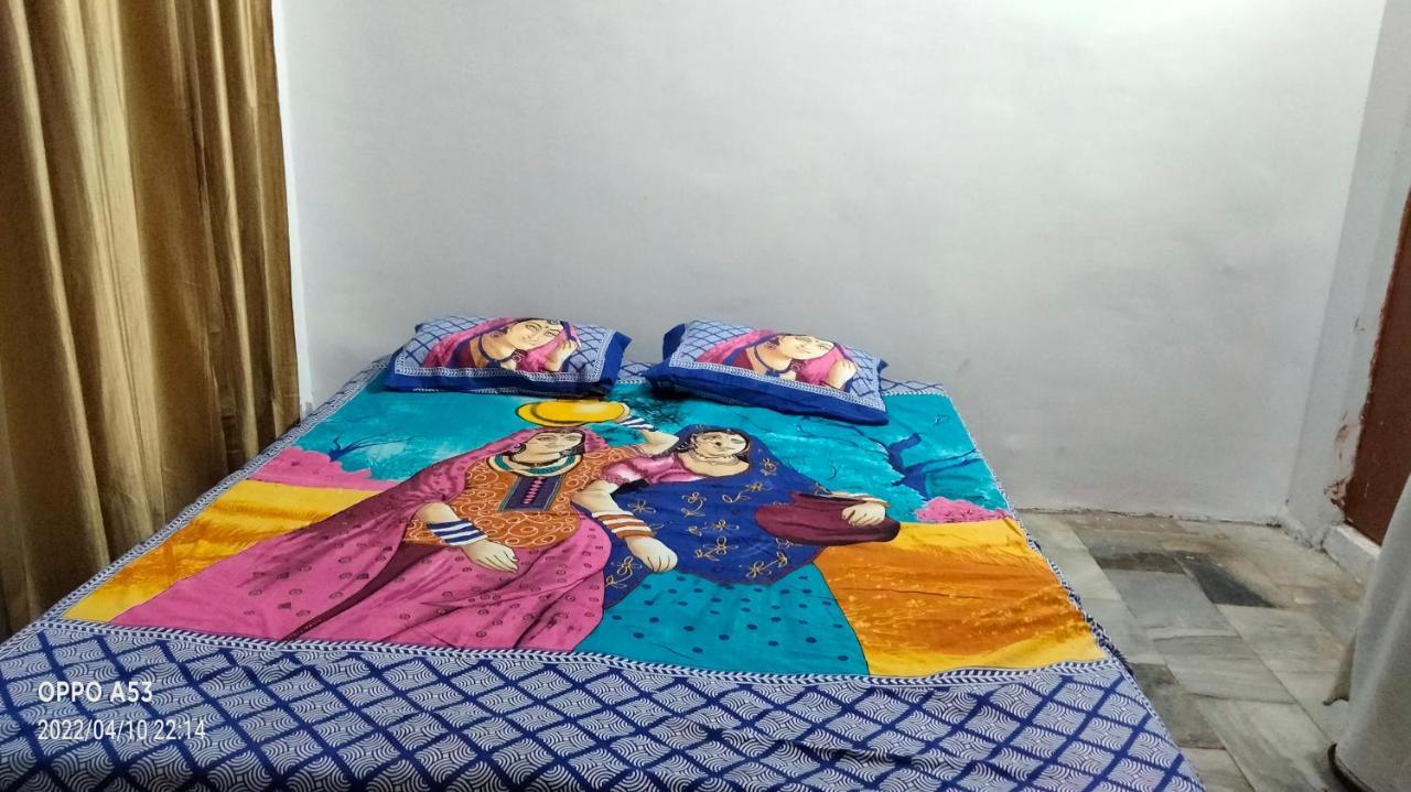 ホテル Shri Swami Sheetal Das Akhada B1-88 Assi , Near Pushkar Talab,Varanasi, Ashram Dharmshala エクステリア 写真