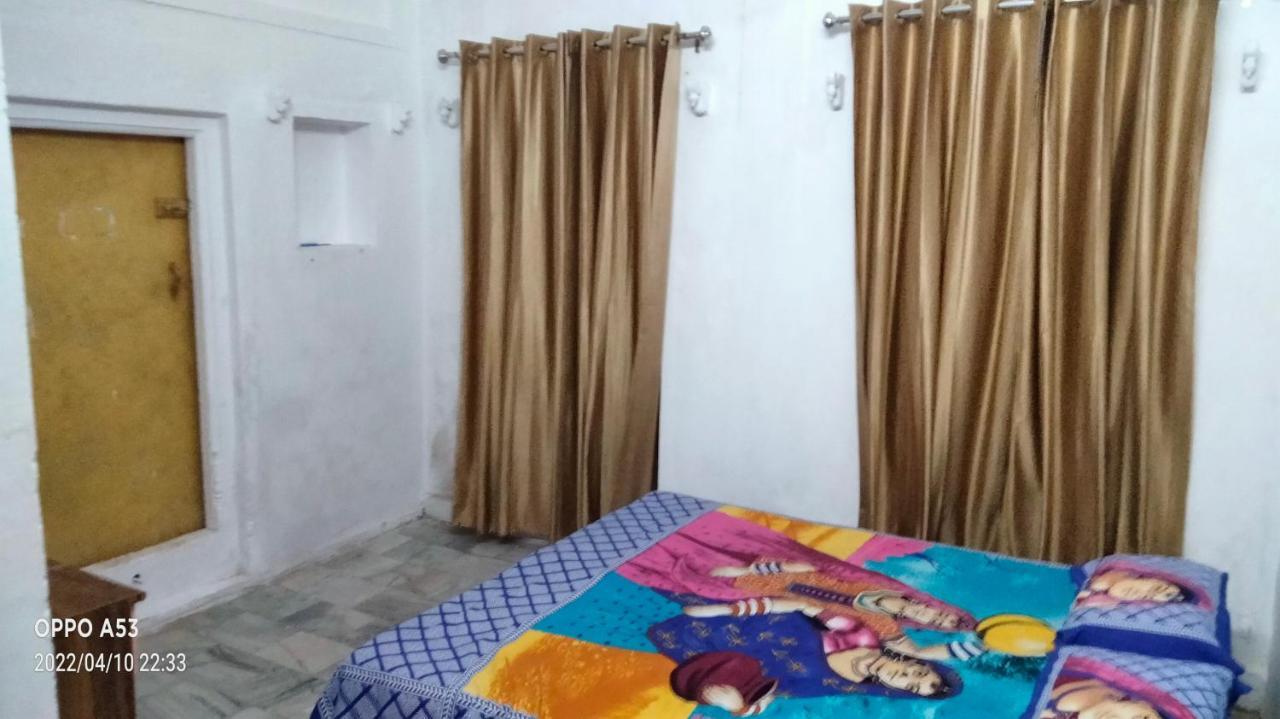 ホテル Shri Swami Sheetal Das Akhada B1-88 Assi , Near Pushkar Talab,Varanasi, Ashram Dharmshala エクステリア 写真