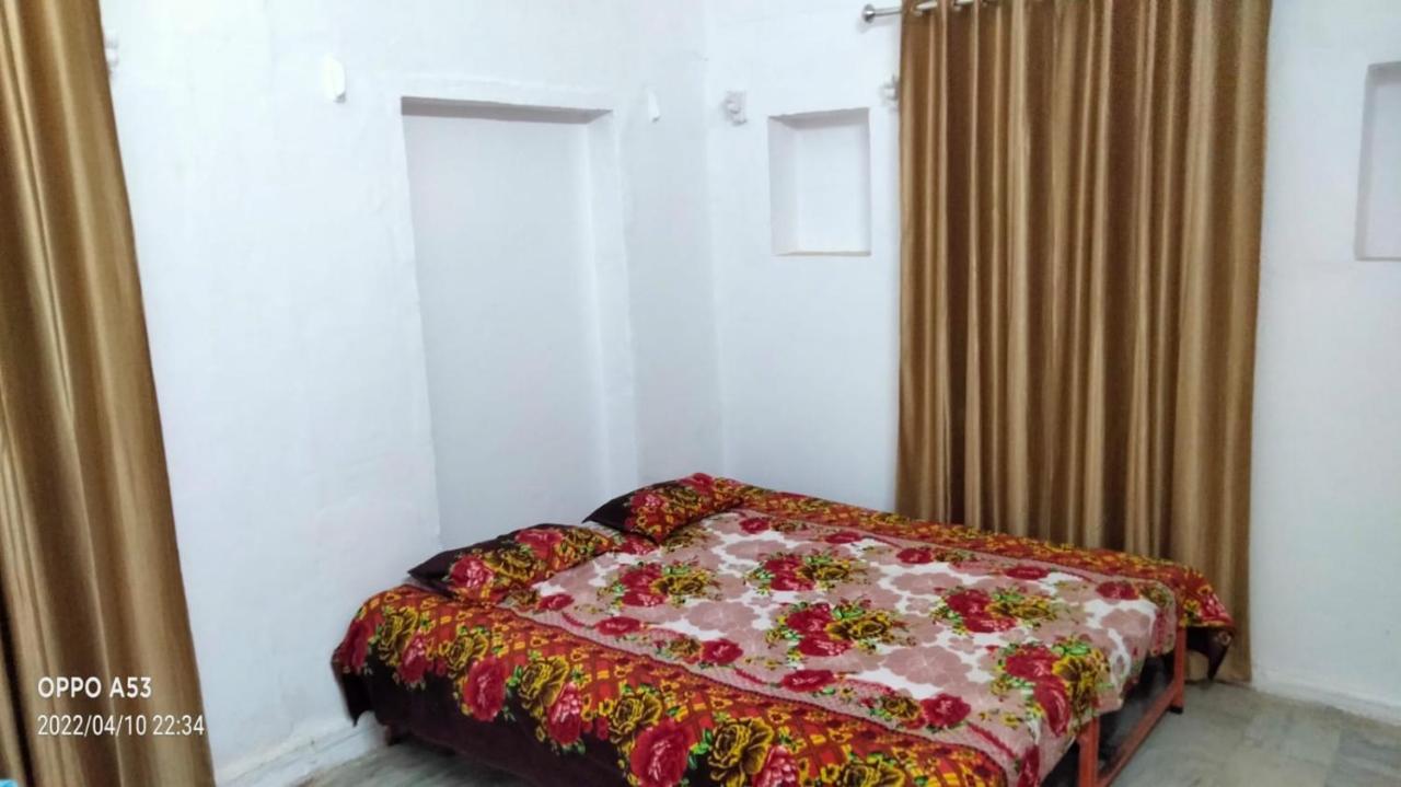 ホテル Shri Swami Sheetal Das Akhada B1-88 Assi , Near Pushkar Talab,Varanasi, Ashram Dharmshala エクステリア 写真